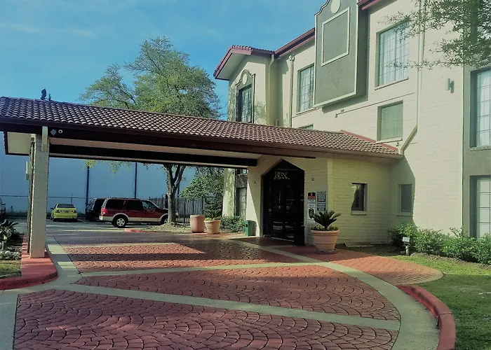 Red Roof Inn & Suites Houston- Hobby Airport