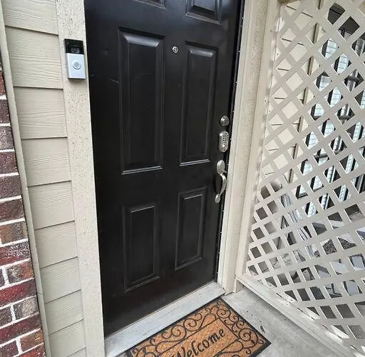 Home Away From Home-Cozy 2 Bdrm Condo/Med Cntr/Nrg Houston