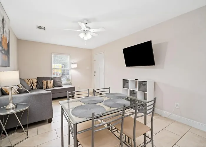 Opulent, Luxurious & Modern Apt 7 Min From Tx Med Center Houston