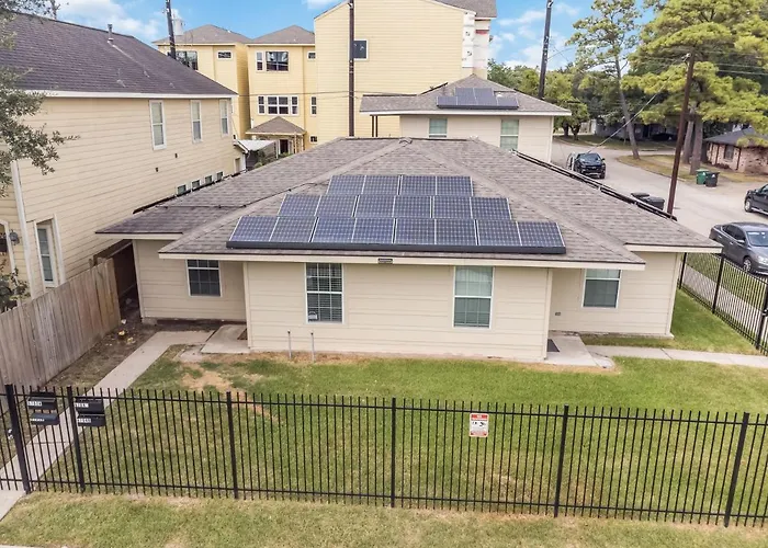 Opulent, Luxurious & Modern Apt 7 Min From Tx Med Center Houston