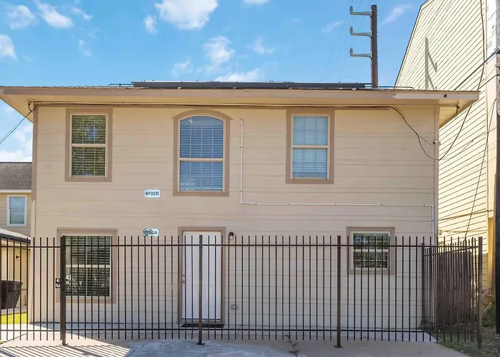 Stunning & Vibrant Apt 7 Min From Tx Med Center Houston