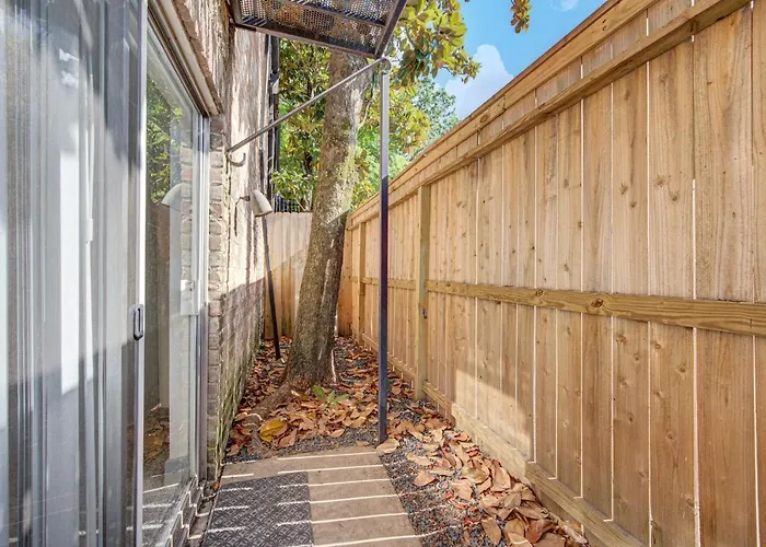 Trendy Midtown Apt, Walk To Shops & Sites, Pets Ok Houston