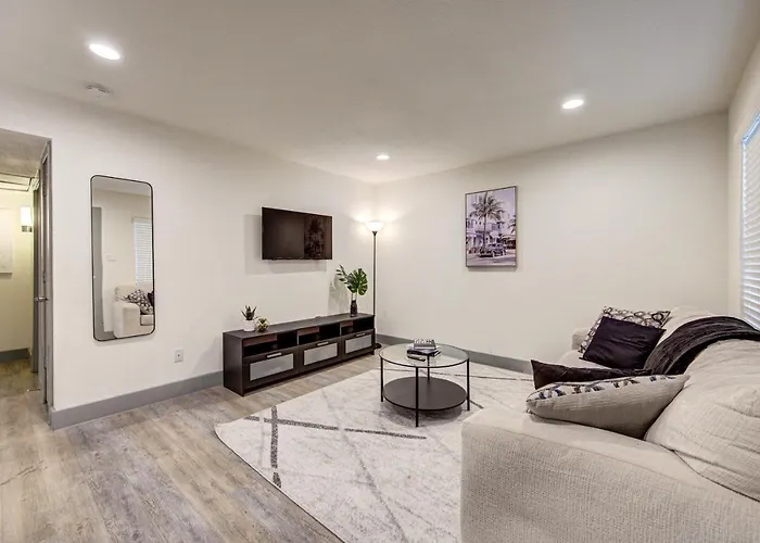 Trendy Midtown Apt, Walk To Shops & Sites, Pets Ok Houston