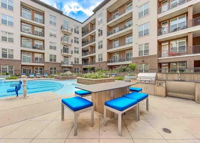 Trendy Downtown 1Bd/Freeparking/Wi-Fi/Pool Apartment Houston