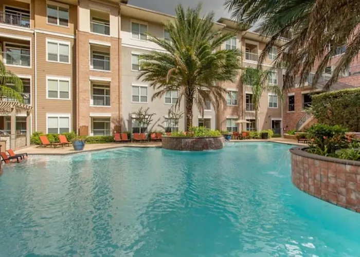 Resort-Style Pool, Gym/Garage, 1Br, Medical Center Houston
