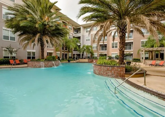 Resort-Style Pool, Gym/Garage, 1Br, Medical Center Houston
