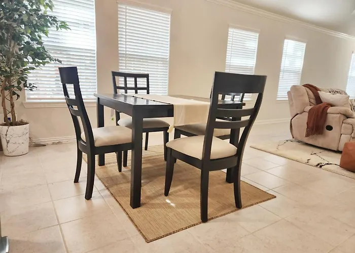 Anderson Lake Stays By Ion Rentals Near Downtown Med Center Nrg Stadium Beltway 8 Houston