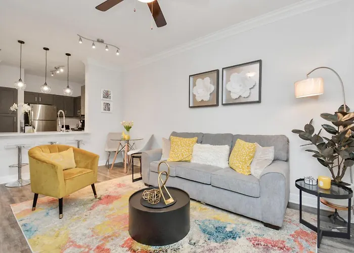 The Sunshine Oasis Near Rice Village In Houston!