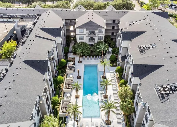 The Sunshine Oasis Near Rice Village In Houston!