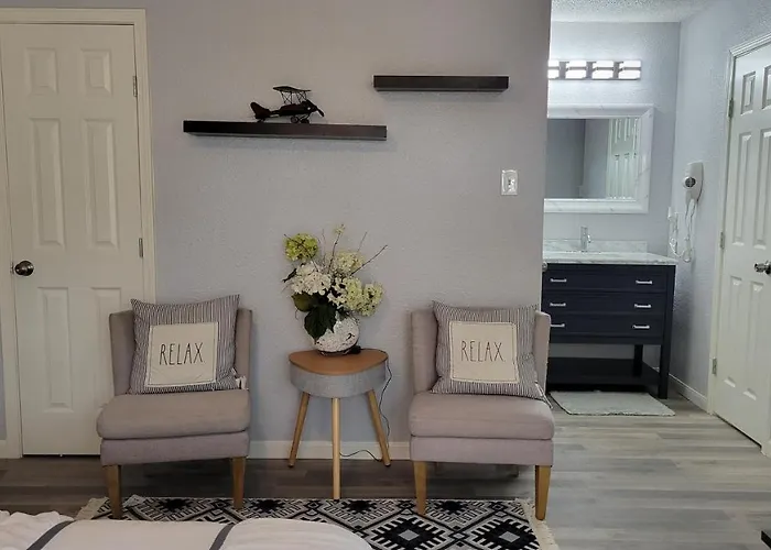 Spacious N Cozy 3 Bedroom // 15 Min From Downtown Houston