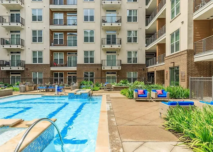 Downtown Houston Gem: Parking Pool Wifi Sleeps 4 Apartment