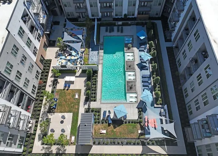 Comfortable Getaway Downtown Htx Houston