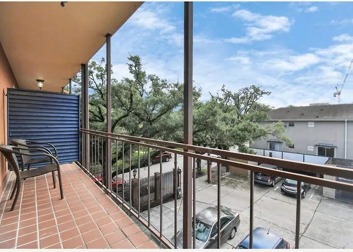 Retro Haven 2Br Townhome Located In Montrose Houston