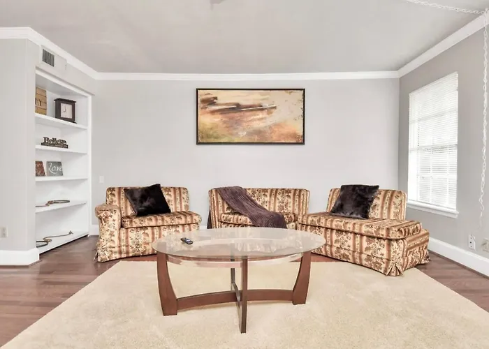 Retro Haven 2Br Townhome Located In Montrose Houston