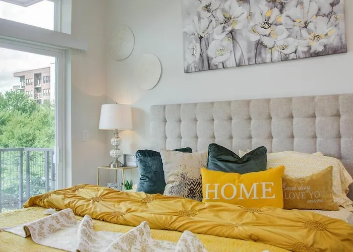 Luxury Living Downtown Houston Kingbed. Apartment
