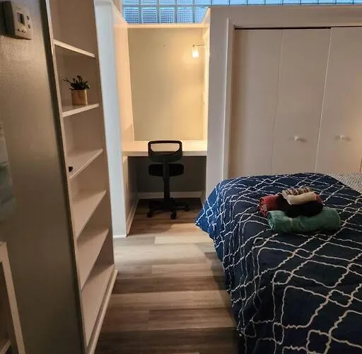 Blue Shark *W7* @ Montrose 1Br Private King Loft Apartment Houston