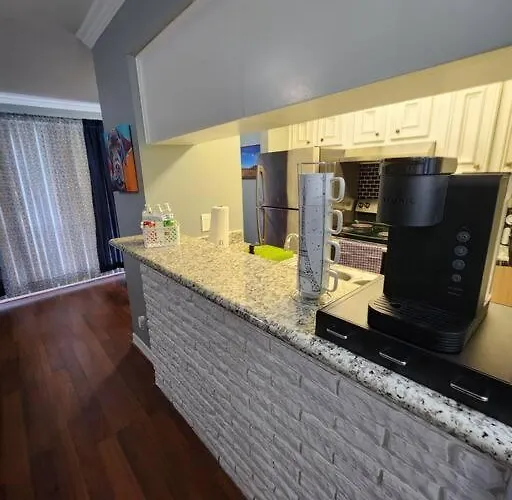 Blue Shark *E4* @ Midtown Comfortable 1Br King Apartment Houston