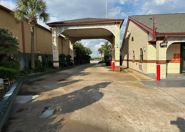 Palace Inn I-45 & Bellfort Houston