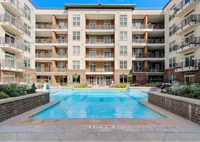 Fancy Apt Downtown. Pool. Gym. Lounge. Pet Ok Houston
