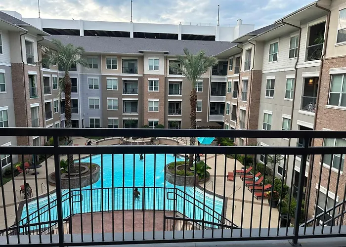 Domain At Kirby Apartment Houston