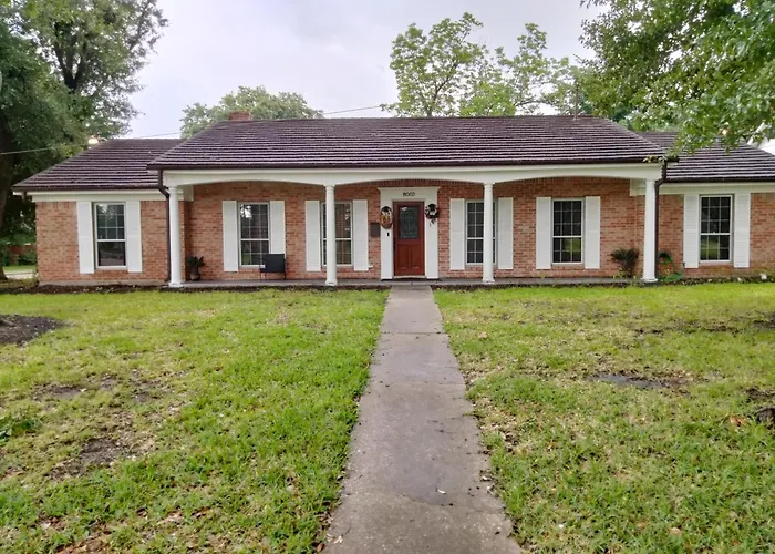 The Art Abbey Bed & Breakfast Houston