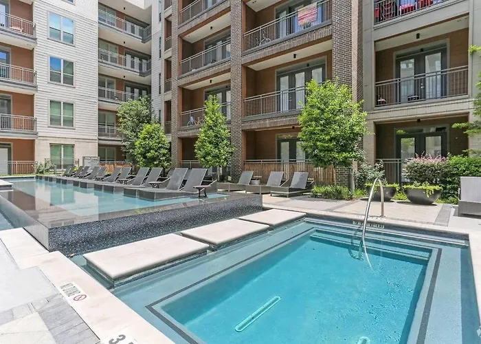 Luxury At Synergy Staduim Houston