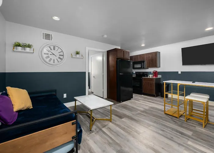 Modern Quirky Apt Near Nrg Stadium & Medical Center Houston