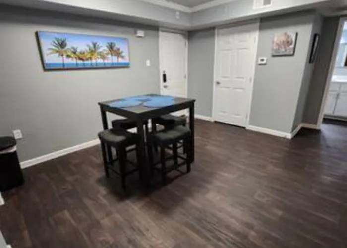Blue Shark *B501* @ Medical Center 1Br Modern King Apartment With Private Patio Houston