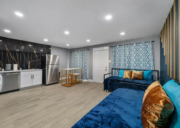 Heights 1Br Chic Apt With King Bed & Pool Houston