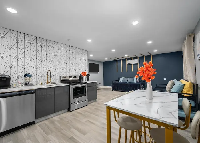 Cozy Galleria Apt Near Uptown With Free Park Houston