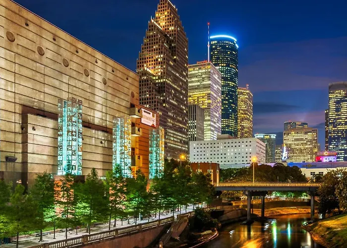 Urban Oasis Your Perfect Getaway In The Heart Of Downtown! Apartment Houston