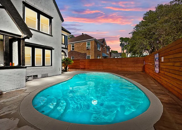 Charming And Cozy 2Br Apt - Close To Downtown Houston