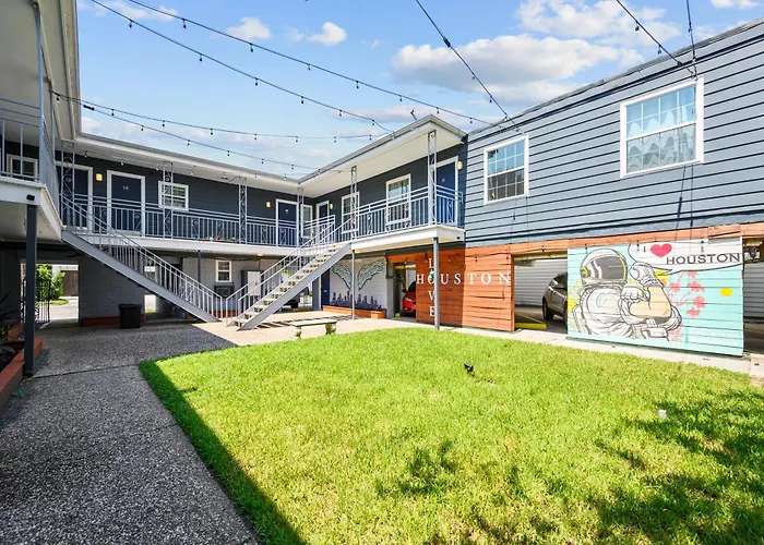 Lovely Montrose 3Br Apt With Fast Wi-Fi & Free Park Houston