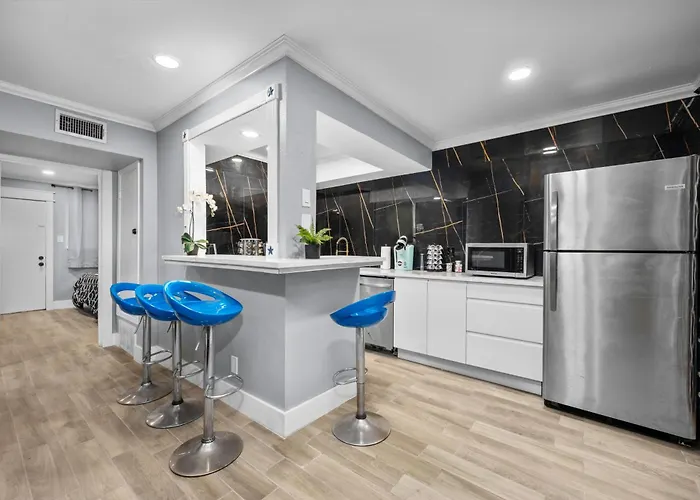 Bright & Airy Apt Close To Everything With Free Park Houston