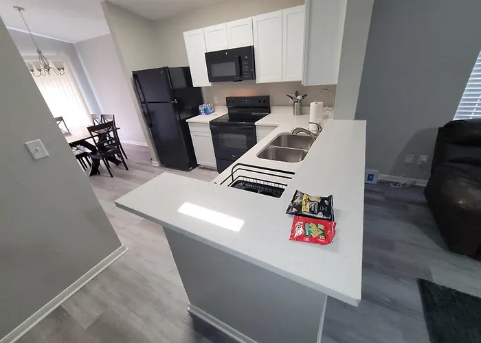Fresh Crashpads 3 Apartment Houston