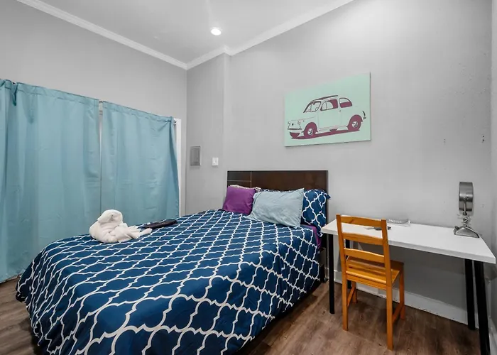 Trendy Montrose 1Br Apartment Houston