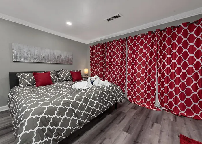 Urban Retreat 1Br With Free Park Apartment Houston