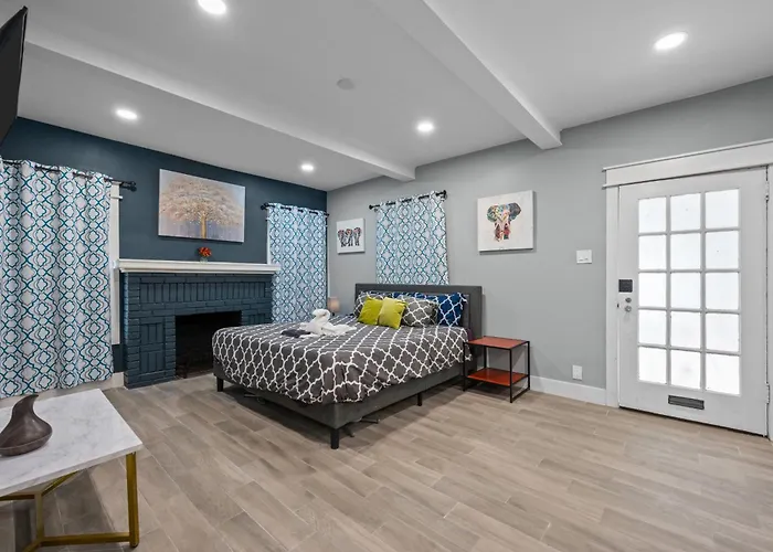 Modern Studio Retreat With Free Park Houston