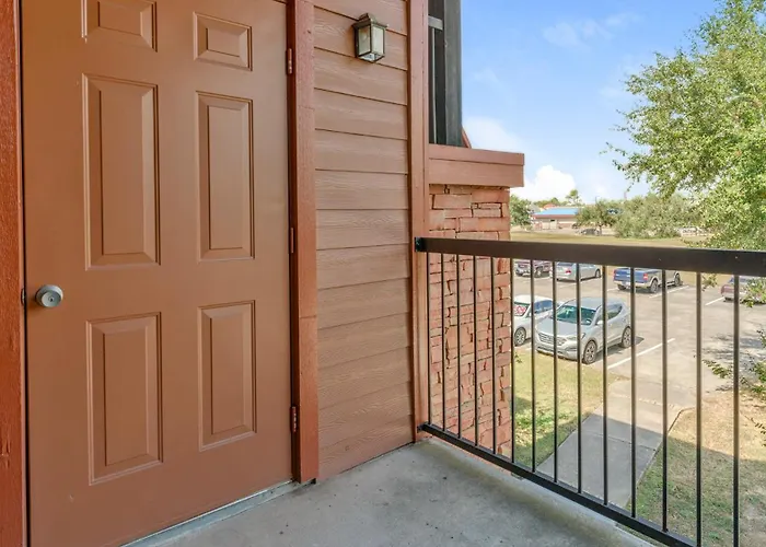 Southbelt Furnished Smart Apartments By Barsala Houston