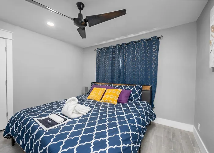 Comfy 2Br In Prime Spot With Free Parking And Pool Apartment Houston