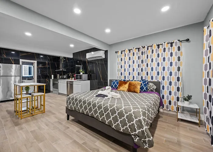 Charming Midtown Studio With Free Parking Houston