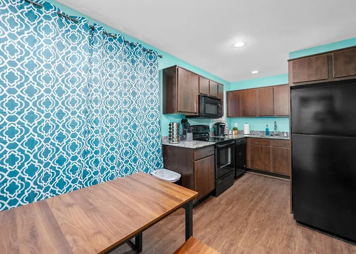 Chic 1Br Stay With King Bed And Free Park Houston