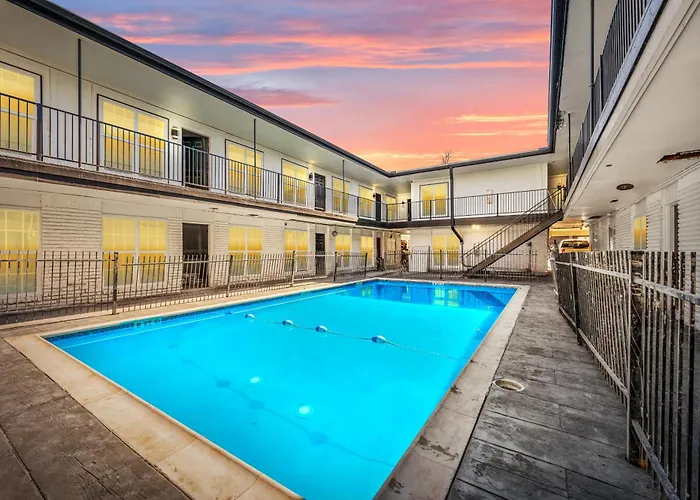 Fully Equipped 1Br With King Bed, Pool & Free Parking Apartment Houston