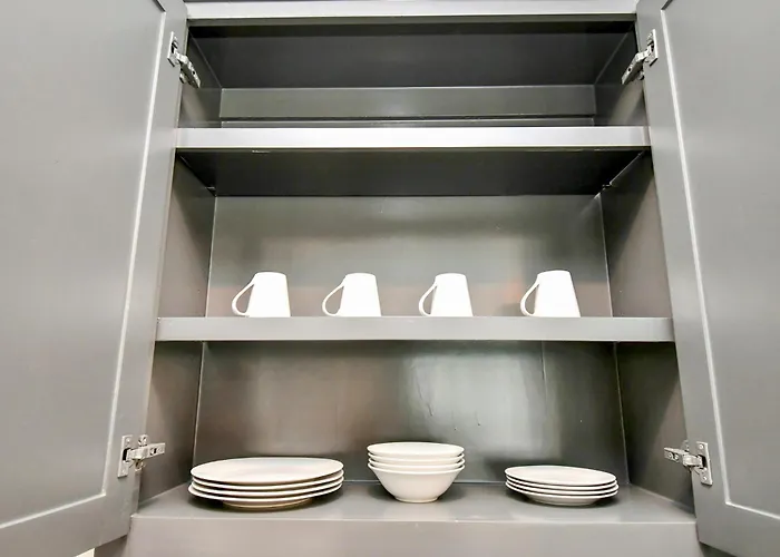 Serenity Studios - Near Med Center & Museum District Houston