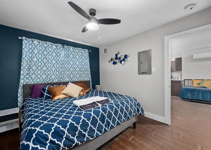 Cozy Sanctuary Near Medcenter, Uh And Nrg Apartment Houston
