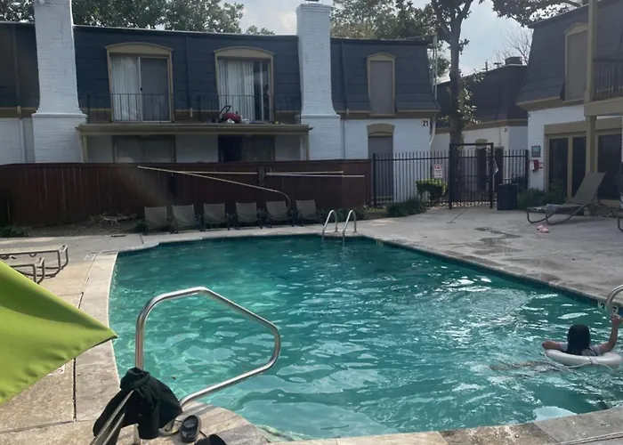 Rafeal Apartment Houston