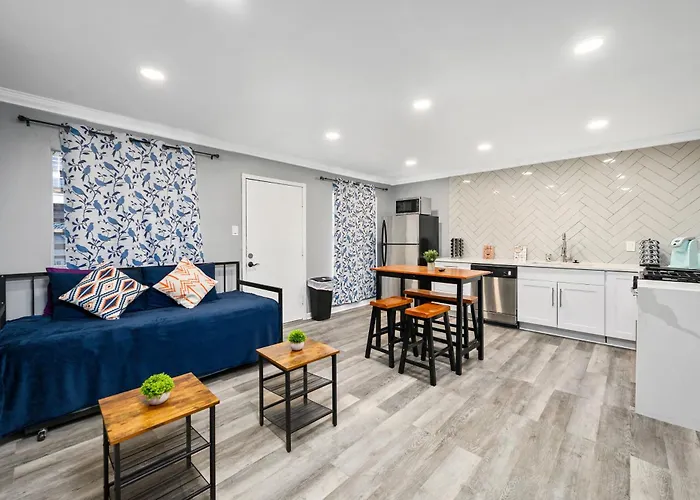 Quirky & Chic 1Br Near Montrose & River Oaks! Houston