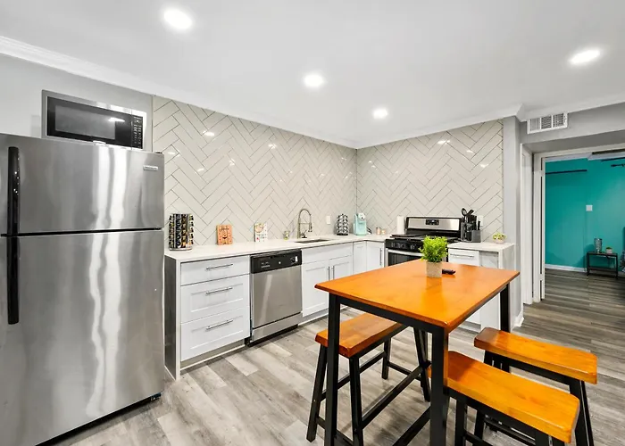 Quirky & Chic 1Br Near Montrose & River Oaks! Houston