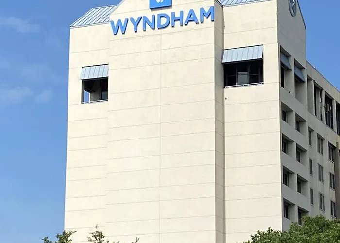 Wyndham Houston Near Nrg Park - Medical Center Hotel