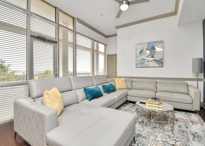 Skyline King Beds Retreat 2Br 2Ba Near Nrg Medical Center Galleria Mall Houston